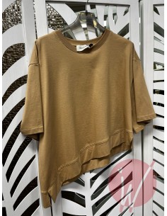 T-Shirt Asimmetrica Cammello -VICOLO-