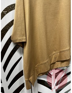 T-Shirt Asimmetrica Cammello -VICOLO- 2
