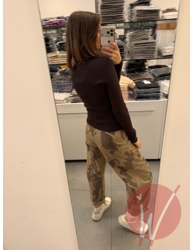 Pull Astrid Moro